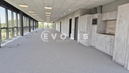 Photo 1 – location bureaux	CHANTELOUP EN BRIE (77600)