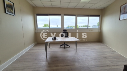 Photo 8 – location Entrepôts / activités	QUINCY VOISINS (77860)