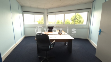 Photo 12 – location Entrepôts / activités	QUINCY VOISINS (77860)