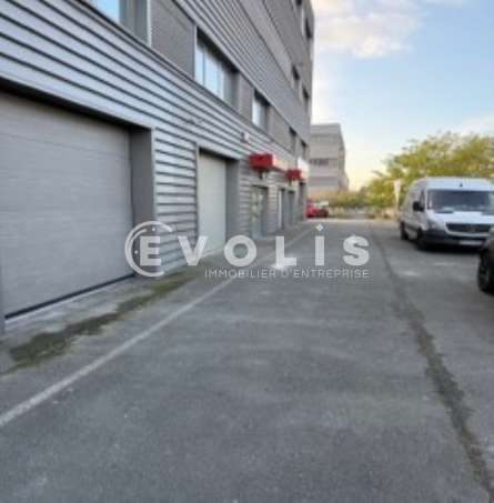 Photo 1 – location Entrepôts / activités	VILLENEUVE LA GARENNE (92390)
