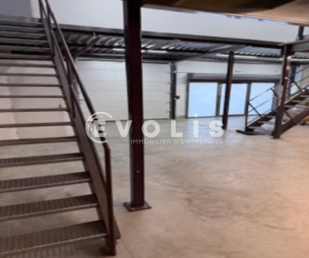 Photo 5 – location Entrepôts / activités	VILLENEUVE LA GARENNE (92390)