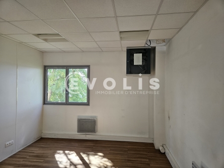 Photo 6 – location Entrepôts / activités	PALAISEAU (91120)
