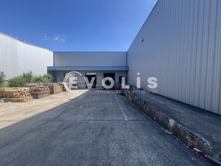 Photo 2 – location Entrepôts / activités	SANTENY (94440)