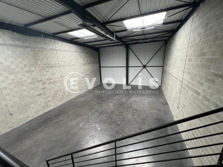 Photo 2 – location Entrepôts / activités	VILLEFRANCHE SUR SAONE (69400)