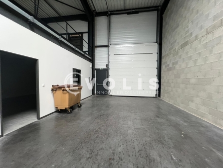 Photo 4 – location Entrepôts / activités	VILLEFRANCHE SUR SAONE (69400)