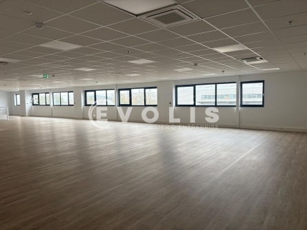 Photo 8 – location Entrepôts / activités	MIONS (69780)