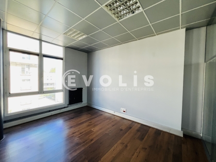Photo 3 – location Entrepôts / activités	MONTREUIL (93100)