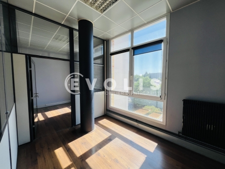 Photo 4 – location Entrepôts / activités	MONTREUIL (93100)