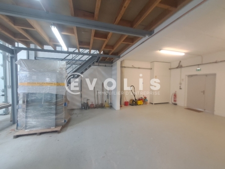 Photo 1 – vente Entrepôts / activités	CROISSY BEAUBOURG (77183)