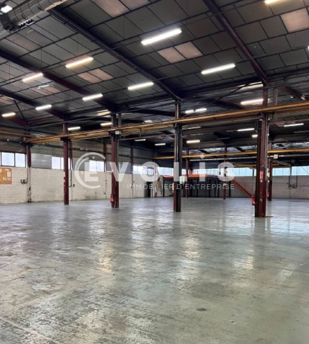 Photo 2 – location Entrepôts / activités	VAULX EN VELIN (69120)