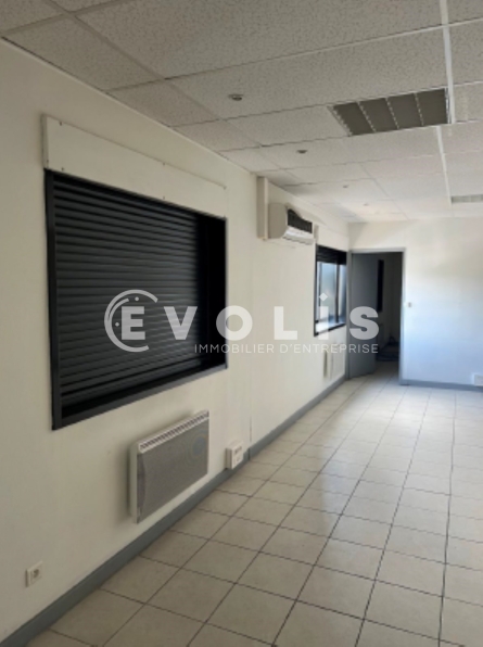 Photo 4 – location Entrepôts / activités	VAULX EN VELIN (69120)