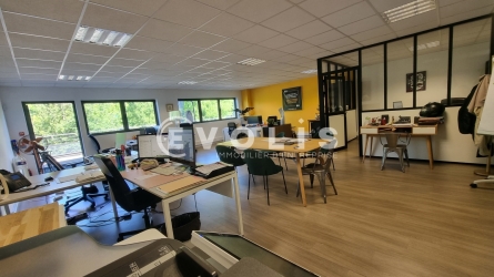 Photo 1 – vente bureaux	SERRIS (77700)