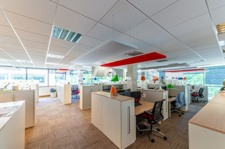 Photo 2 – vente bureaux	SERRIS (77700)