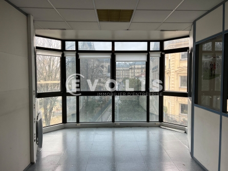 Photo 1 – location bureaux	PARIS (75018)