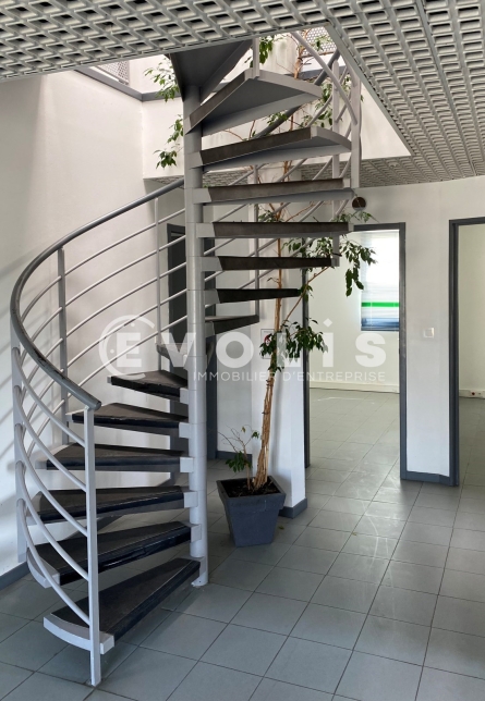 Photo 1 – location bureaux	GRAVESON (13690)