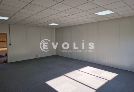 Photo 7 – location Entrepôts / activités	ROISSY EN BRIE (77680)