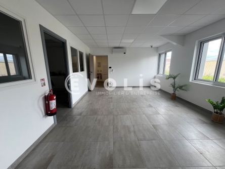 Photo 4 – location Entrepôts / activités	OZOIR LA FERRIERE (77330)