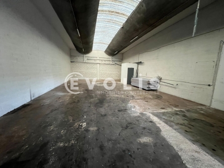 Photo 2 – location Entrepôts / activités	SAINT PRIEST (69800)