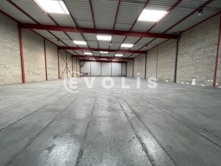 Photo 2 – location Entrepôts / activités	COMBS LA VILLE (77380)