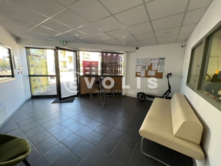 Photo 9 – location Entrepôts / activités	VAULX EN VELIN (69120)