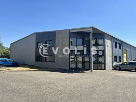 Photo 1 – location Entrepôts / activités	VAULX EN VELIN (69120)