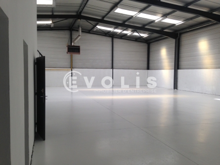 Photo 2 – location Entrepôts / activités	VENISSIEUX (69200)