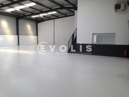 Photo 1 – location Entrepôts / activités	VENISSIEUX (69200)