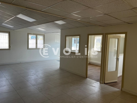 Photo 8 – location Entrepôts / activités	CHASSIEU (69680)