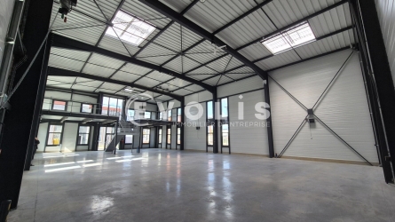 Photo 2 – vente Entrepôts / activités	SERRIS (77700)