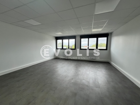 Photo 7 – location Entrepôts / activités	PERIGNY (94520)