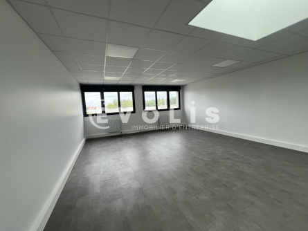 Photo 8 – location Entrepôts / activités	PERIGNY (94520)