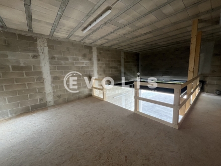 Photo 4 – location Entrepôts / activités	PERIGNY (94520)