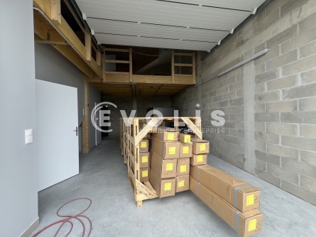 Photo 2 – location Entrepôts / activités	PERIGNY (94520)