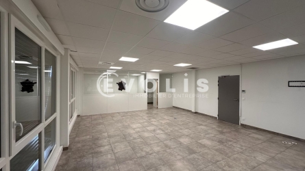 Photo 7 – location Entrepôts / activités	GENAY (69730)