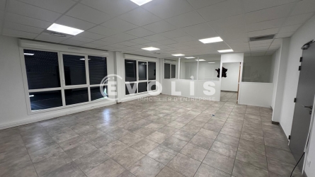 Photo 8 – location Entrepôts / activités	GENAY (69730)