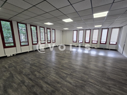 Photo 1 – location bureaux	LES ULIS (91940)