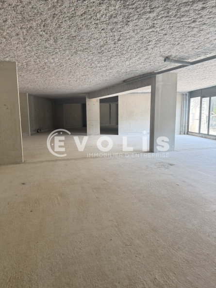 Photo 3 – vente Locaux commerciaux	LES ANGLES (30133)