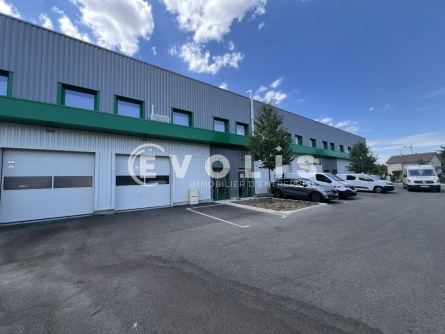 Photo 3 – location Entrepôts / activités	MIONS (69780)