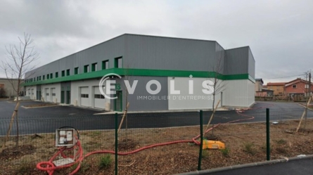 Photo 2 – location Entrepôts / activités	MIONS (69780)