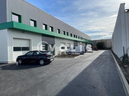 Photo 1 – location Entrepôts / activités	MIONS (69780)