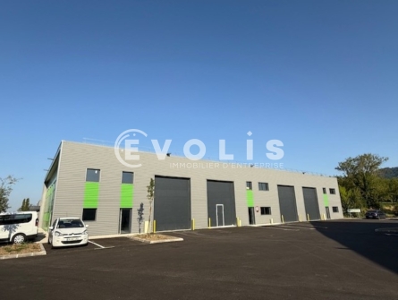 Photo 1 – vente Entrepôts / activités	VOIRON (38500)
