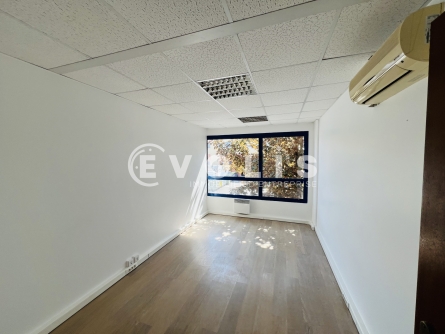 Photo 5 – location Entrepôts / activités	MOISSY CRAMAYEL (77550)