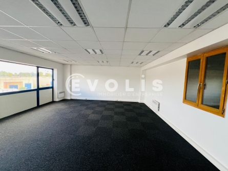 Photo 5 – location Entrepôts / activités	MOISSY CRAMAYEL (77550)