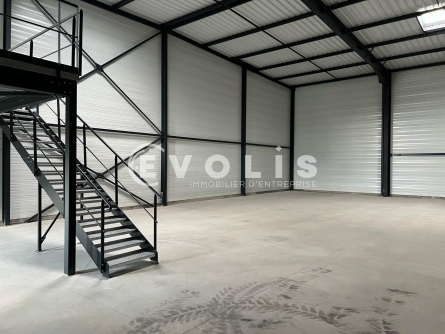 Photo 6 – vente Entrepôts / activités	SAINT VULBAS (01150)