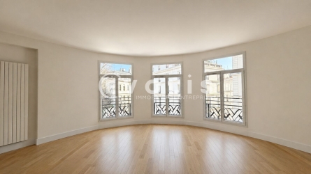 Photo 2 – location bureaux	PARIS (75008)