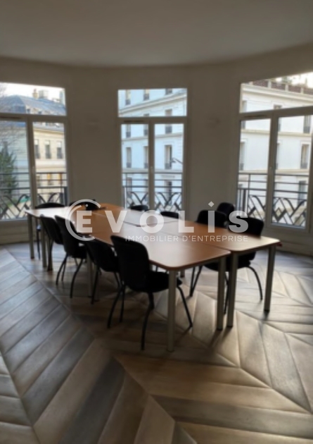 Photo 1 – location bureaux	PARIS (75008)