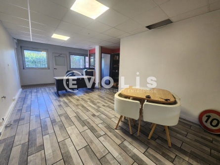 Photo 5 – location Entrepôts / activités	VAULX EN VELIN (69120)