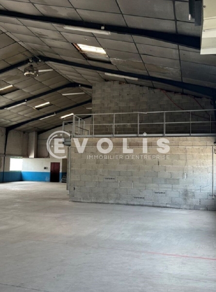 Photo 3 – vente Entrepôts / activités	SAINT LAURENT DE MURE (69720)