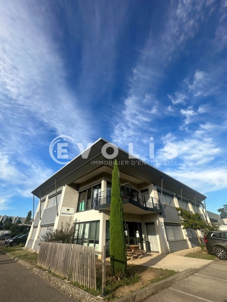 Photo 7 – location Entrepôts / activités	SAINT PRIEST (69800)