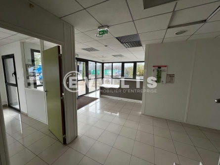Photo 8 – location Entrepôts / activités	SAINT PRIEST (69800)